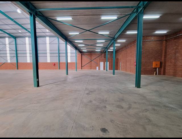 1,581M² WAREHOUSE FOR SALE IN ORMONDE